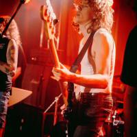 twoandahalfgirl1_10_06_23