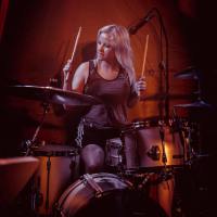 twoandahalfgirl2_10_06_23