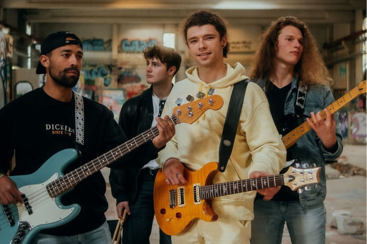 Open Stage w/Kontour